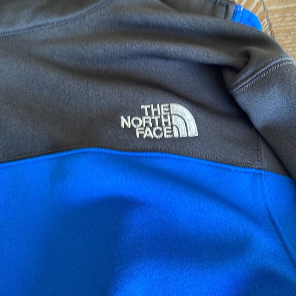 The North Face Men's Lightweight Jacket - Picture 9 of 9